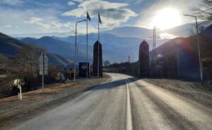Укажите подпись к картинке.